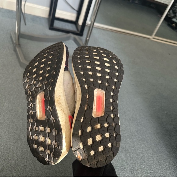 Adidas Ultraboost - Picture 7 of 7